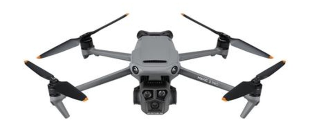 大疆 Mavic 3 Pro 无人机机型展示图